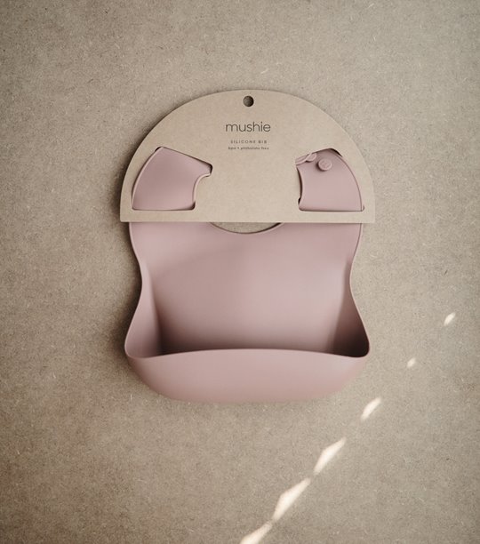 Mushie Śliniak Silikonowy Blush