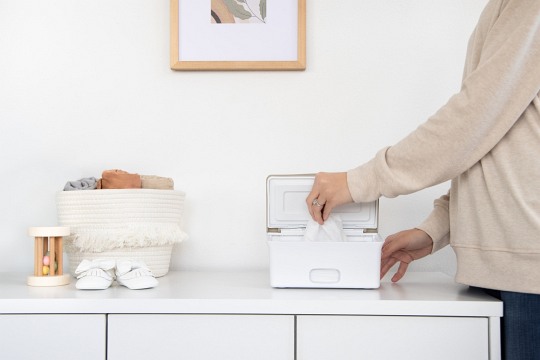 Ubbi Pojemnik na Mokre Chusteczki Taupe