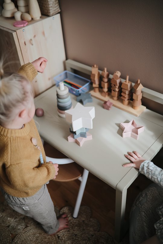 Mushie Wieża do Układania Gwiazdki Nesting Star Orginal