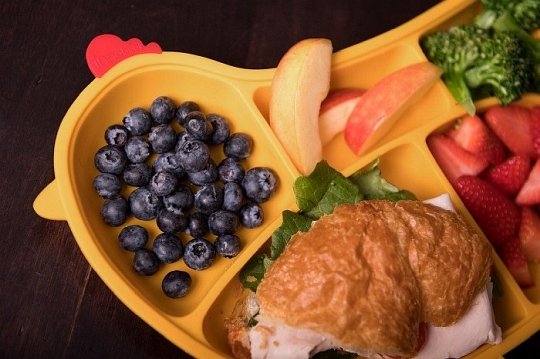 Innobaby Talerzyk z Przyssawką Chicken Man