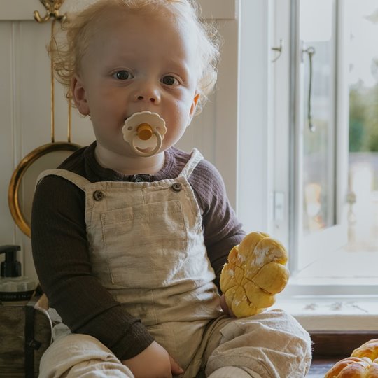 FRIGG Daisy Smoczek uspokajający 2-pak silikon 6-18m Chamomile /