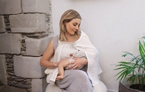 Tineo Chusta do Karmienia Dziecka White