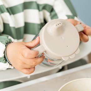 Done by Deer Kubek z Ustnikiem 2w1 Celebration San