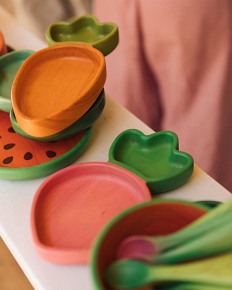 Oli & Carol Drewniany Talerzyk Dzielony dla Dziecka Marchewka