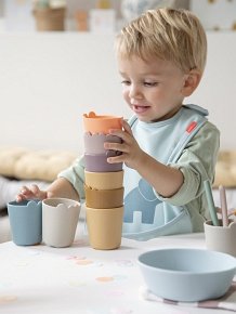 Done by Deer Kubek dla Dziecka Kiddish Croco Blue