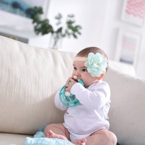 Mombella Gryzak z Grzechotką Ślimak Deluxe