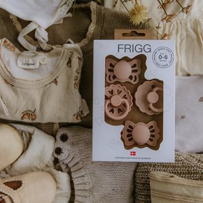 FRIGG Zestaw startowy: 4 smoczki uspokajające Floral Heart - Blus