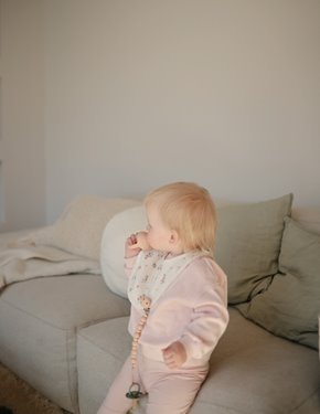 Mushie Zawieszka do Smoczka Luna Blush