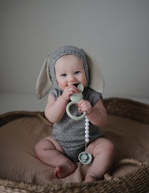 Mushie Gryzak silikonowy Królik Sage
