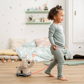 Done by Deer Zabawka do Ciągnięcia Słonik Elphee Sand